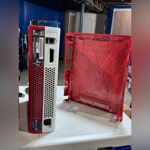 Xbox 360 Elite Resident Evil 5 Limited Edition Red/White Console Bundle/ CIB - Picture 5 of 11